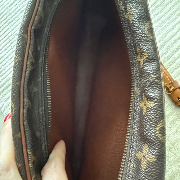 Louis Vuitton Monogram Trocadero 30 - Picture 8 of 10